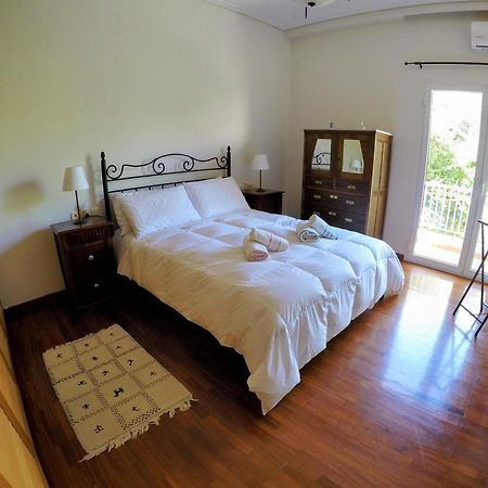 Σπίτι Στο Ρίο Πατρών Με Κήπο - Detached House In Rio With Garden Lejlighed Eksteriør billede